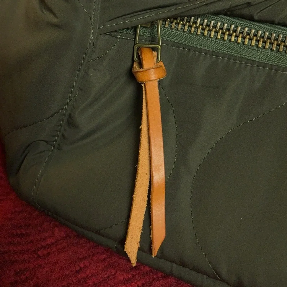 Parker Thatch Quilted Cross Your Heart Sling Bag Olive Nylon Rare - Picture 14 of 16